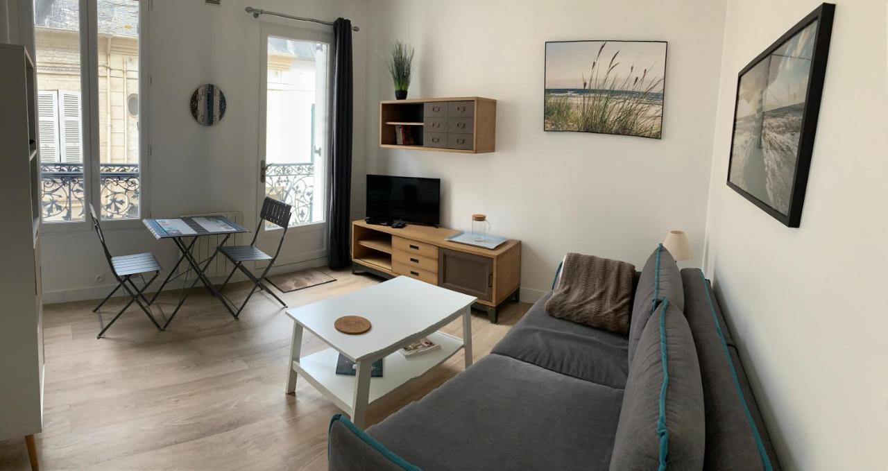 Les Parasols De Trouville Apartman Kültér fotó