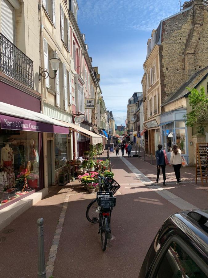 Les Parasols De Trouville Apartman Kültér fotó